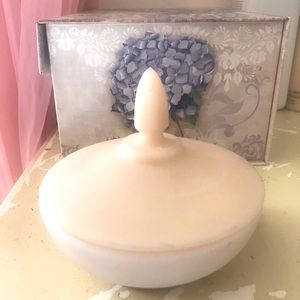 Cream Satin L E Smith Jackin Powder JR . Depression Era